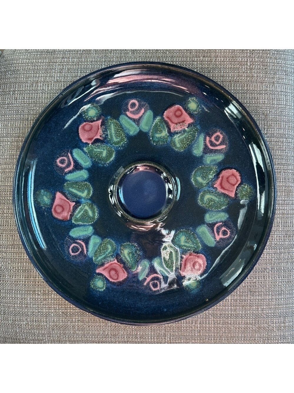 Susan deMay Signed ‘Floral’ Blue, Pink & Green 2-Piece Ceramic Chip & Dip Set - Picture 2 of 16